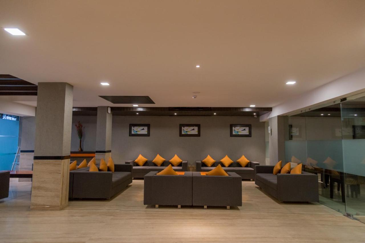 Hotel Ahmedabad, Satellite Esterno foto